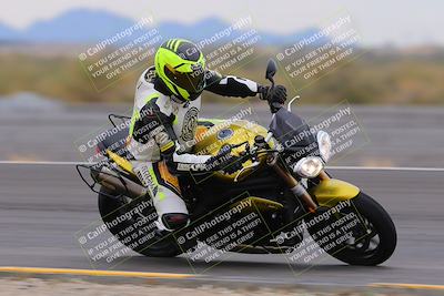 media/Jan-14-2023-SoCal Trackdays (Sat) [[497694156f]]/Turn 11 Inside (950am)/